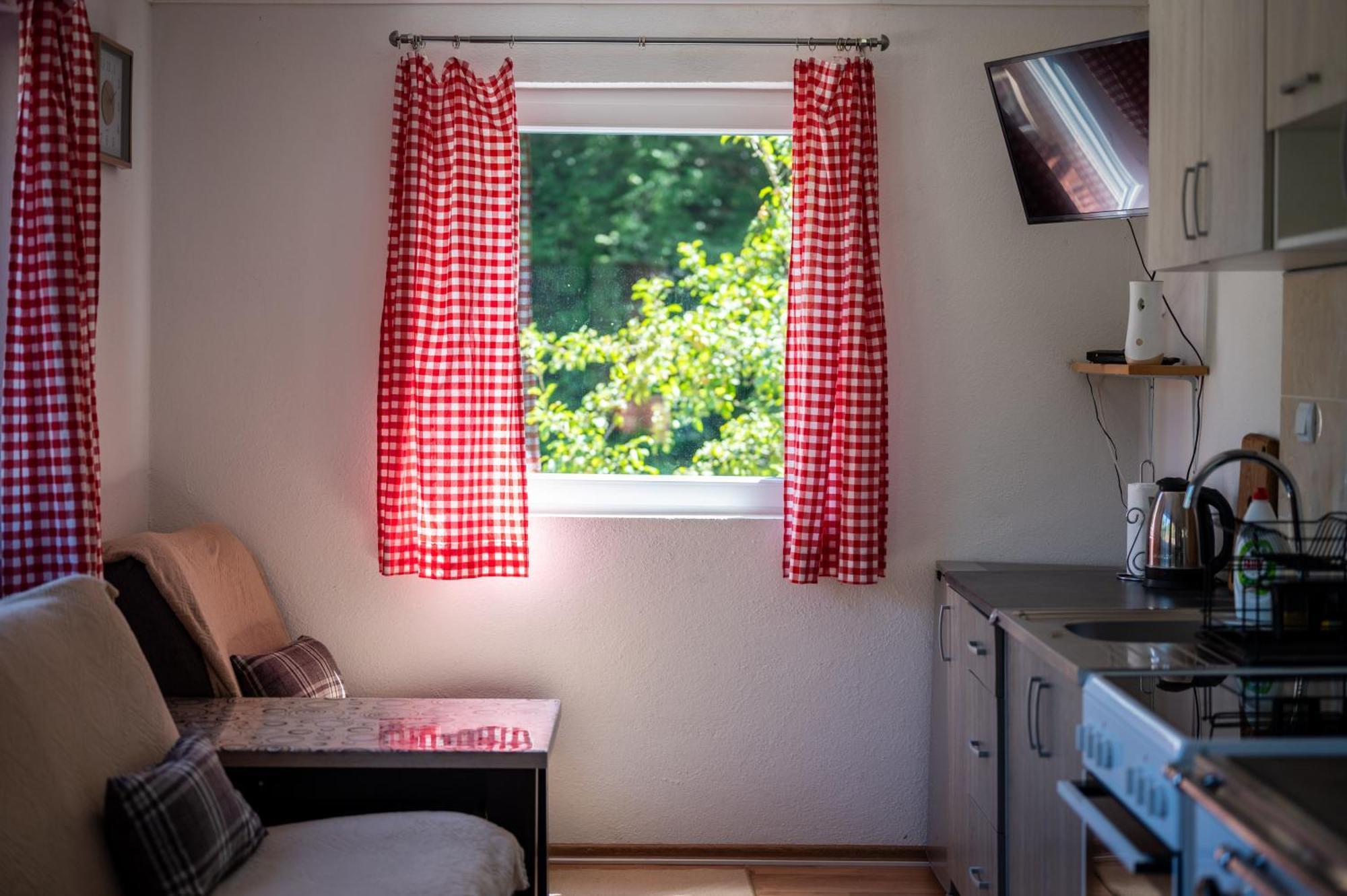 Domacinstvo Na Kraju Svijeta Pension Sipovo Buitenkant foto