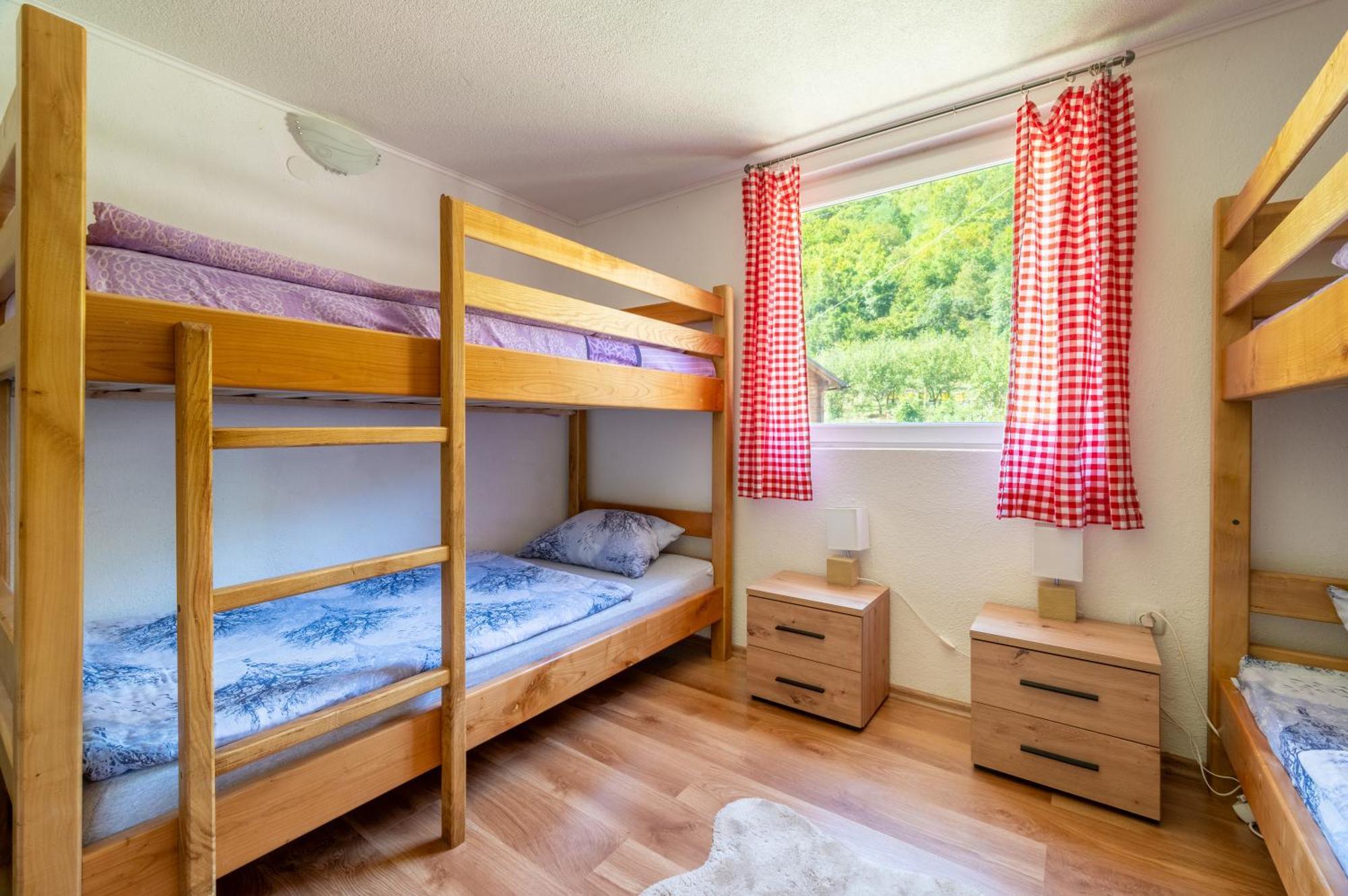 Domacinstvo Na Kraju Svijeta Pension Sipovo Buitenkant foto
