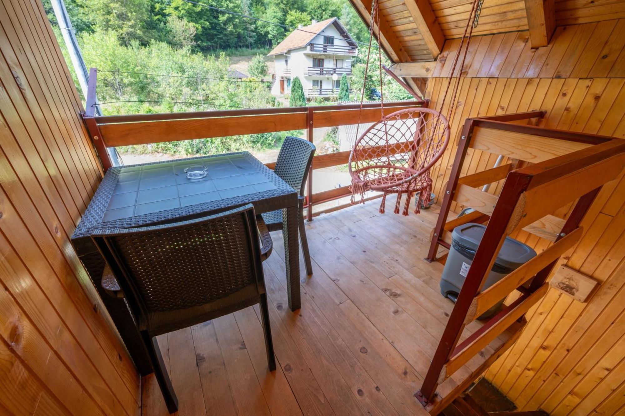 Domacinstvo Na Kraju Svijeta Pension Sipovo Buitenkant foto