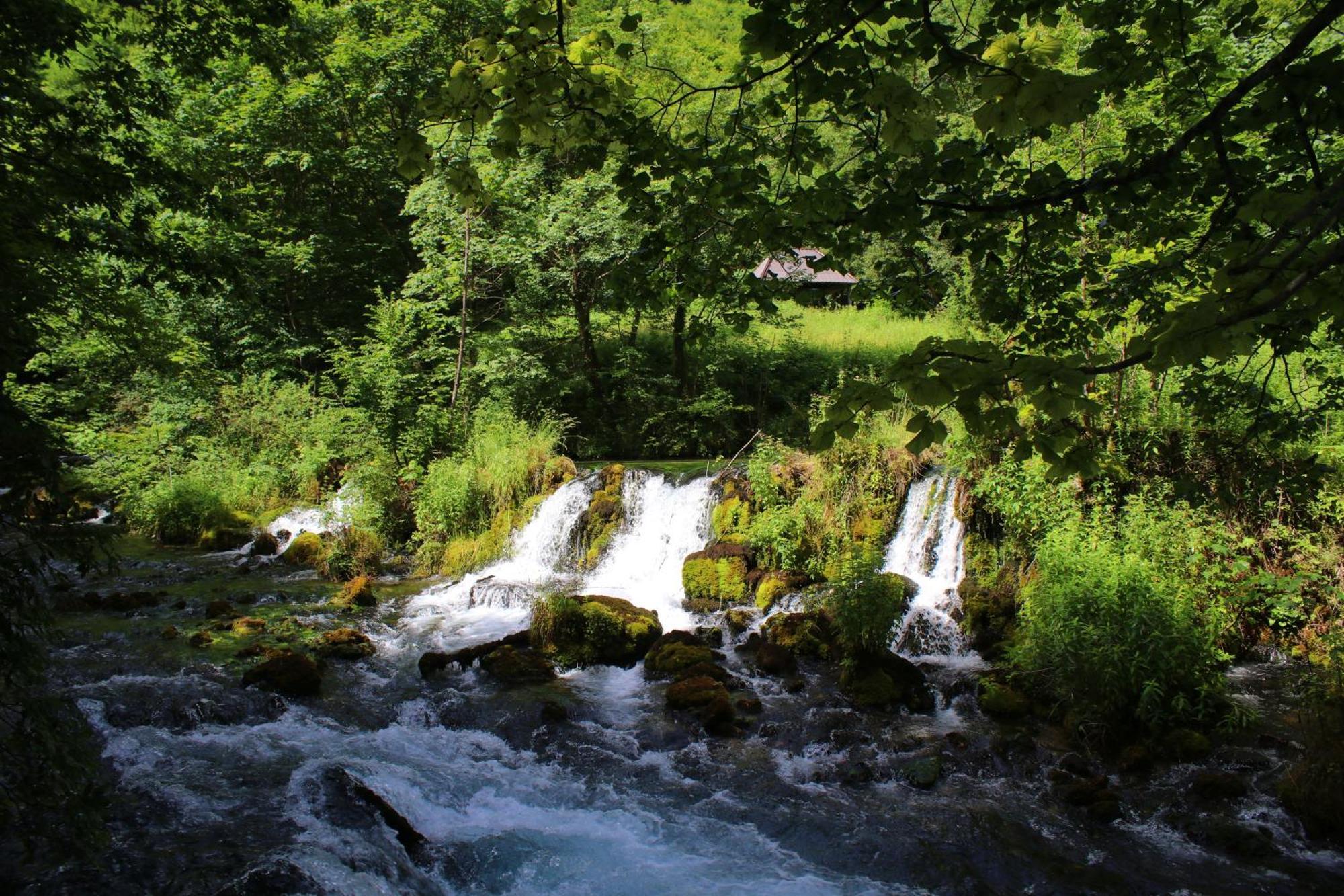 Domacinstvo Na Kraju Svijeta Pension Sipovo Buitenkant foto