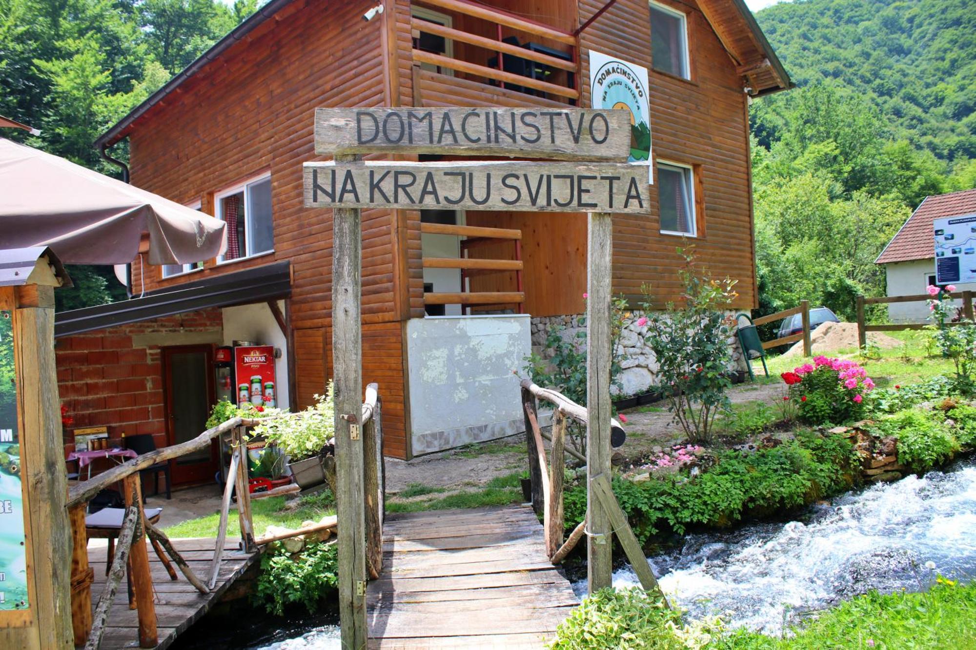 Domacinstvo Na Kraju Svijeta Pension Sipovo Buitenkant foto